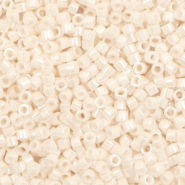 Perline Miyuki Delica 11/0 Opaque ceylon bisque white DB-1530-1