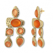 Orecchini accattivanti oro-corallo