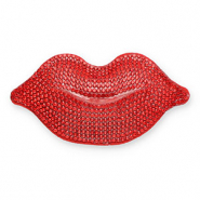 Ciondoli accattivanti con strass kiss rosso