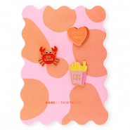 BY31&reg; Pins "Fuck this"&nbsp;/&nbsp;"Oh crab"&nbsp;/&nbsp;"Fri yay" su un cartoncino arancione-rosa multicolore-rosso-giallo