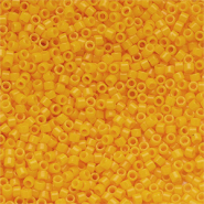 Perline Miyuki Delica 11/0 Duracoat opaque dyed light squash yellow DB - 2103
