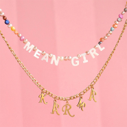 Set di ispirazione Look che amiamo: Gioielli con perline a lettera e iniziali