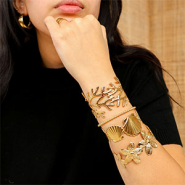 Set di ispirazione Mix & match con bracciali e anelli in acciaio inossidabile