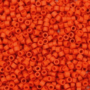 Perline Miyuki Delica 11/0 Opaque semi frosted dyed cinnabar red DB-795