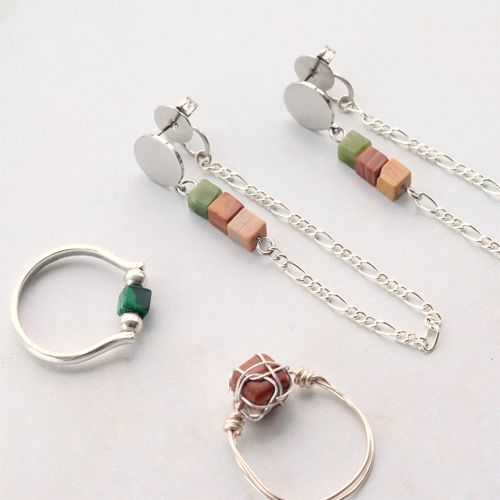 Crea eleganti orecchini e bracciali con le nuove perline cubiche in pietra naturale: