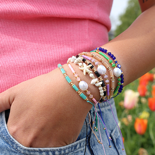 Completa la tua collezione con cavigliere e braccialetti