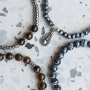 Ecco come creare bracciali supertosti da uomo con perline di vetro e perline di ematite:
