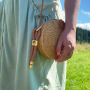 Idee per realizzare portachiavi alla moda con cordoncino tubolare intrecciato