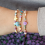 Leggi qui come realizzare braccialetti vivaci con le perline sealife e a fiori in acrilico 