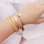 Libera la tua creativit&agrave; con bracciali bangle e nastro