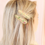 Bracciali con fiori secchi e fermagli per capelli abbinati