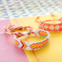 Ecco come presentare braccialetti e cavigliere alla moda