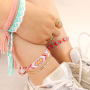 Ecco come presentare braccialetti e cavigliere alla moda