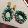 Idee creative con pendenti sfaccettati a goccia con cordoncino