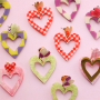 Crea orecchini con ciondoli in resina e pendenti in Acciaio Inox a cuore