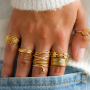 Crea una collezione di gioielli statement con i nostri anelli