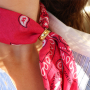 Realizza collane e braccialetti colorati con le bandane