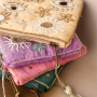 Momento di ispirazione con BY31&reg; pochette & orecchini in resina