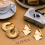 Tempo di ispirazione con gli orecchini statement 